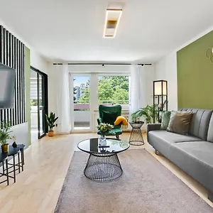 Apartment Apart21 Zentrale Design Wohnung, 70qm, Parkplatz, Netflix, Balkon, Nahe Audi