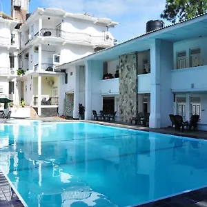 Peradeniya Hotel Kandy